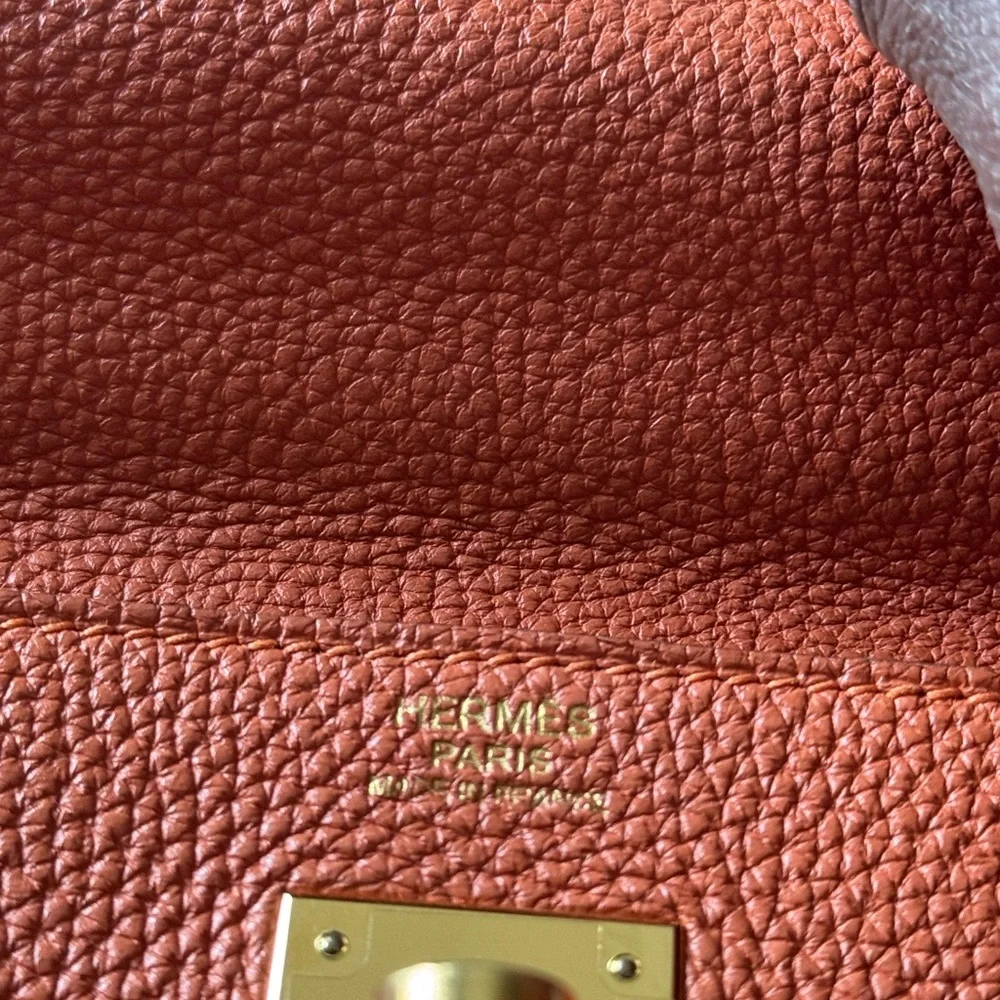 Hermes Orange Kelly 32 with Gold Hardware and shoulder strap (authentic) - Picture 3 of 12
